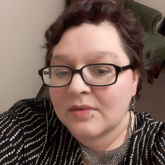 Meet your Posher, Holly - Picture 9 of 13